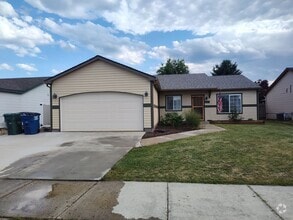 Building Photo - 1008 E Teton Ave