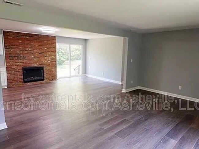 Building Photo - 708 Heatherwood Dr