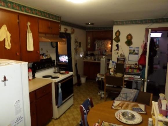 Interior Photo - Central Ave