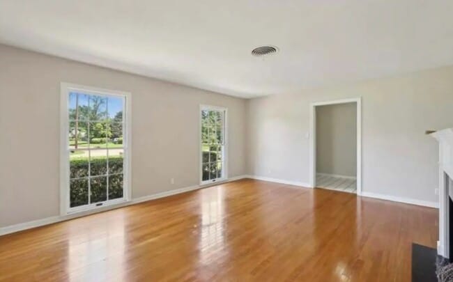 Foto del edificio - 1235 Elaine Dr