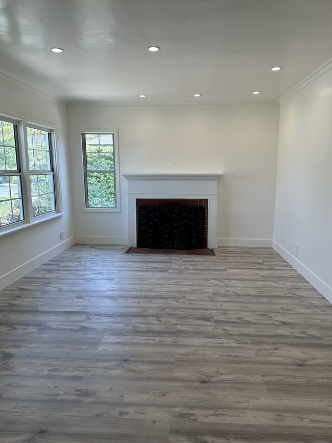 Building Photo - 8037 Campion Dr