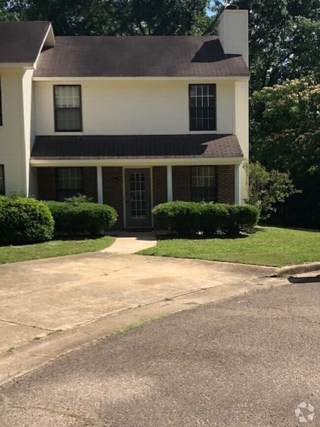 Building Photo - 118 Briarwood Cir