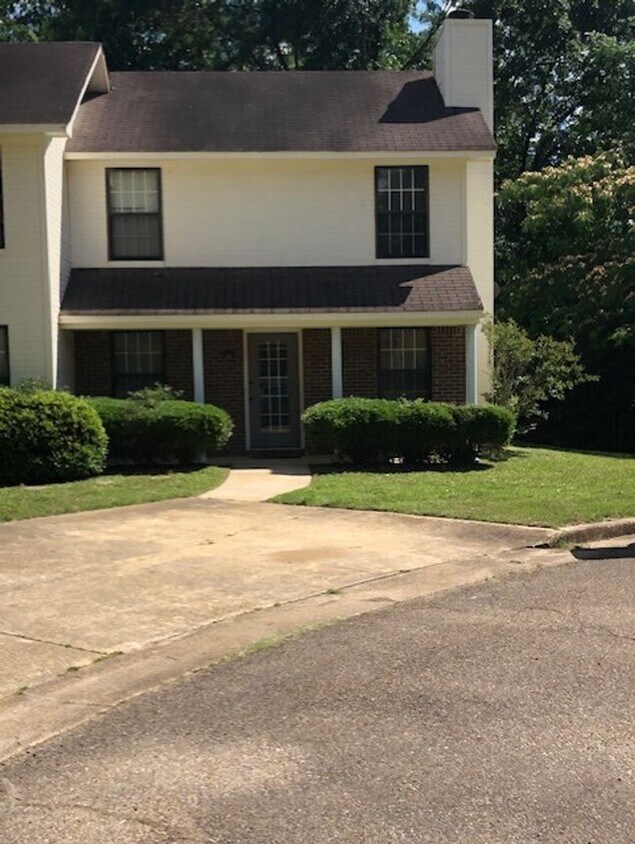 Foto principal - 118 Briarwood Cir