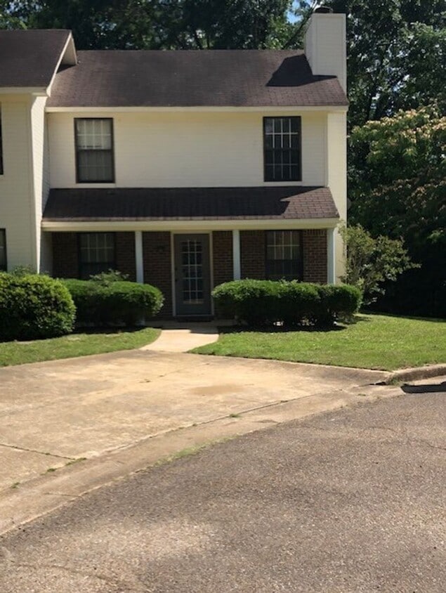 Primary Photo - 118 Briarwood Cir