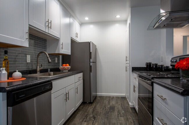 2HAB, 1BA - Palm View Village Gardena