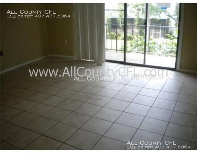 Building Photo - 6065 Village Cir N