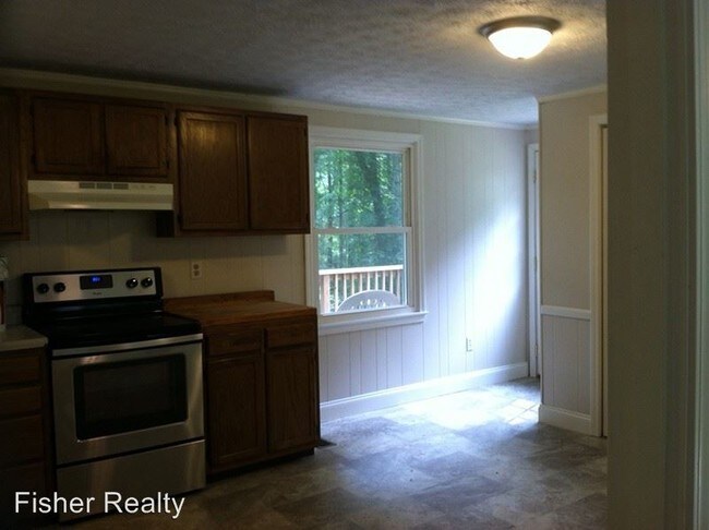 Building Photo - 3 br, 1.5 bath House - 15 Pope Road