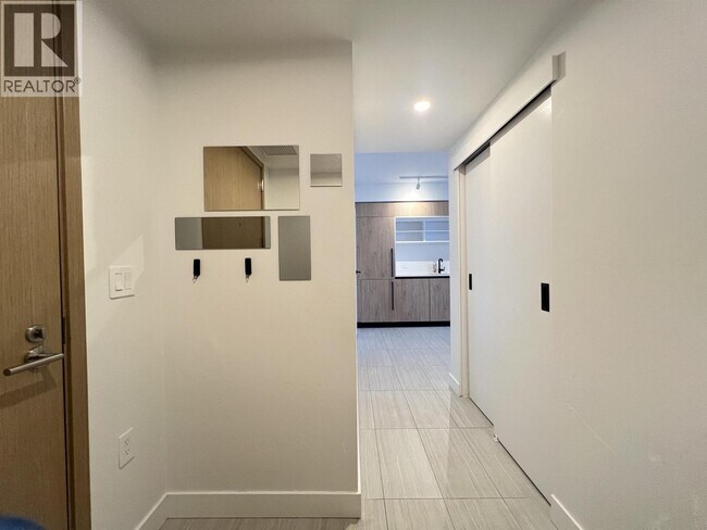 Photo du bâtiment - 5058 Joyce St