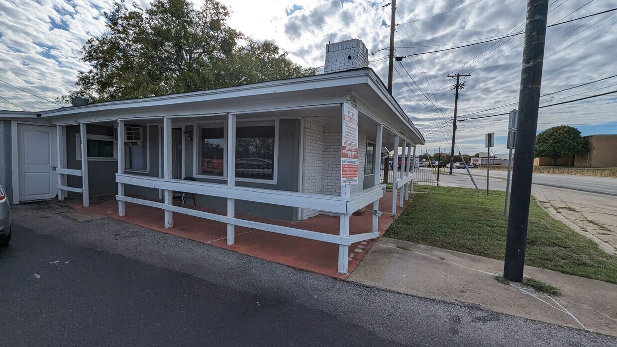 Primary Photo - NEWLY REMODELED, Welcome to this mobile ho...