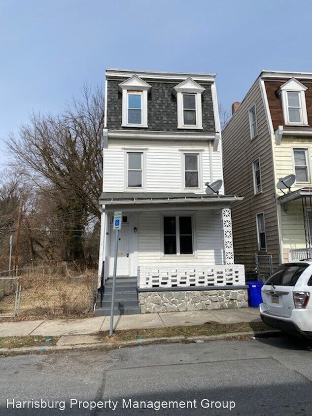 5 br, 2 bath House 1402 Liberty St House for Rent in Harrisburg, PA