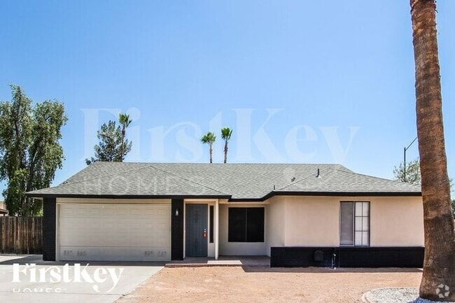 Building Photo - 4237 W Grovers Ave
