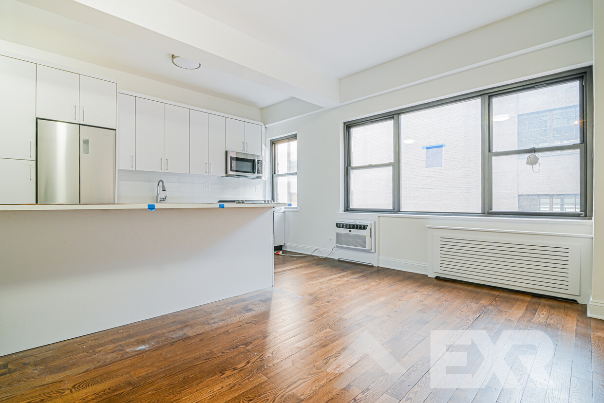 Foto principal - 157 E 57th St