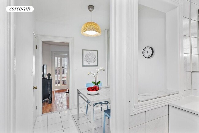 Foto del edificio - 228 W 16th St