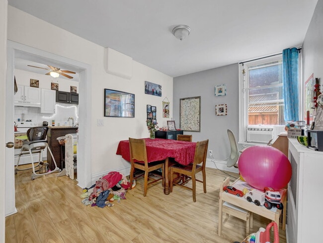 Building Photo - 214 Mary St