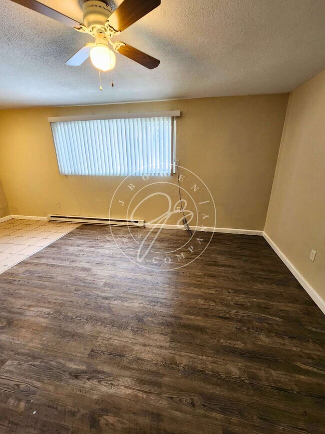 Building Photo - $0 deposit with qualifying application! Clean & Affordable 1-Bedroom – Move-In Ready – East Toledo
