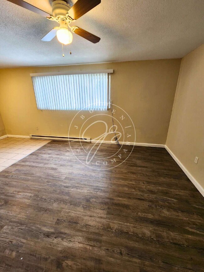 Foto del edificio - Convenient 1-Bedroom Near Oregon | First Floor | Low Utility Costs
