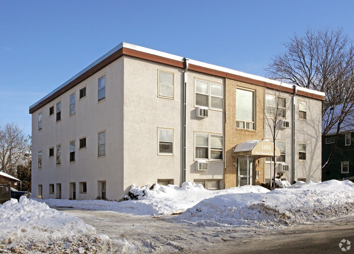 Foto principal - 1651 7th St E