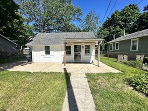 Building Photo - 115 Elderberry Ave