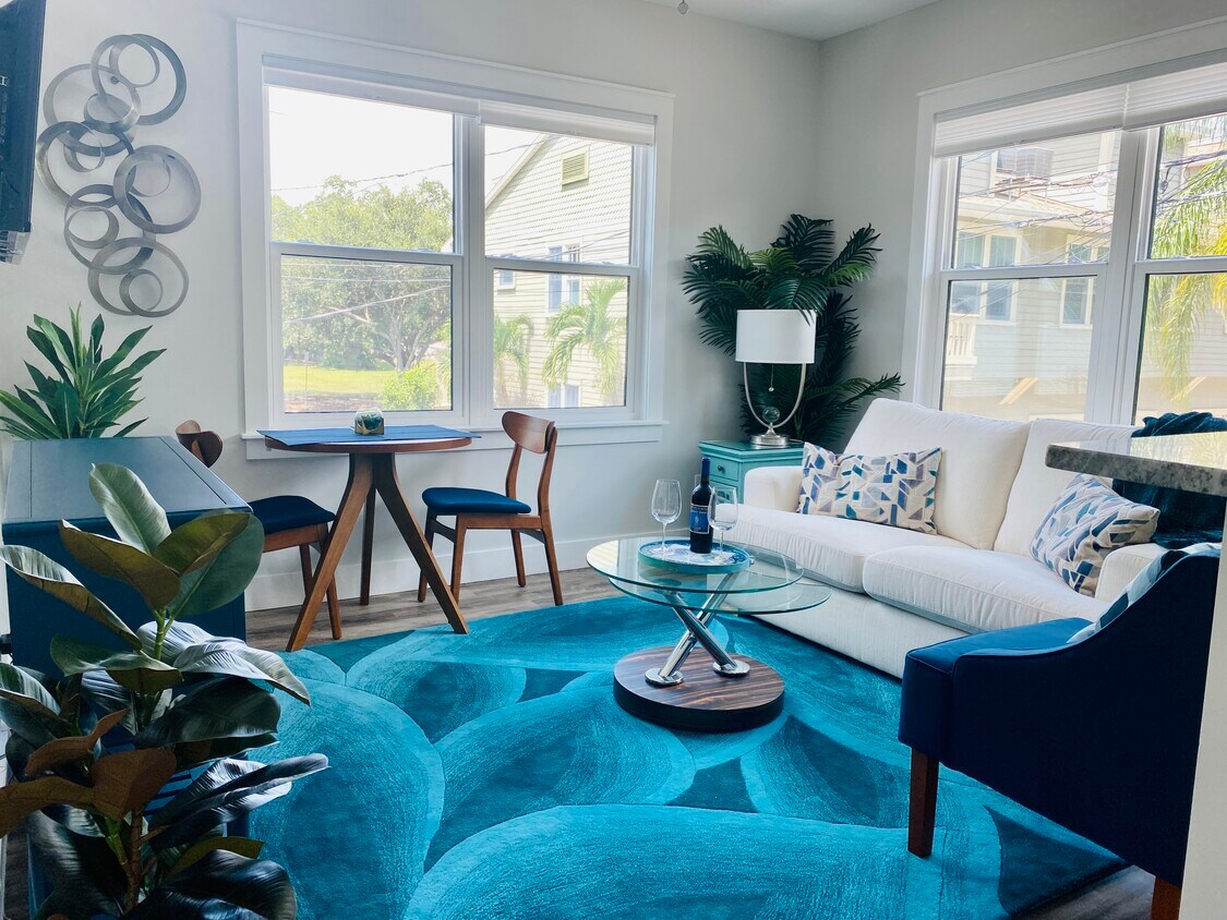 Foto principal - 249 8th Ave N