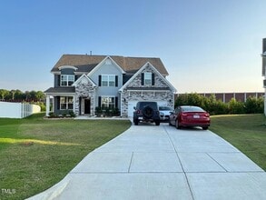 Building Photo - 4900 Dayflower Ln