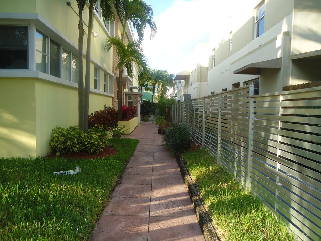 Building Photo - Garden Apartments