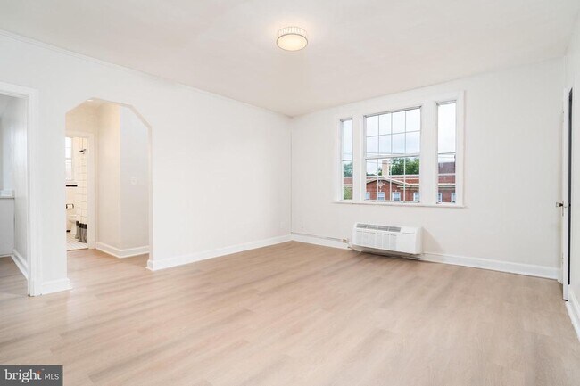 Building Photo - 1404 Tuckerman St NW