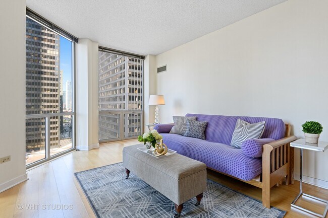 Foto del edificio - 222 N Columbus Dr