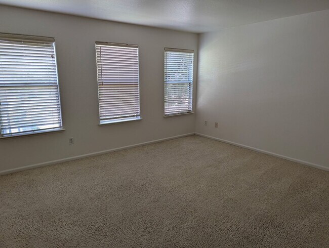 Foto del edificio - 505 Diamond Creek Ct