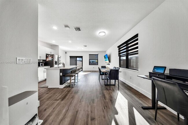 Foto del edificio - 24985 SW 107th Ct