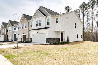 Building Photo - 228 Garden Vine Trl