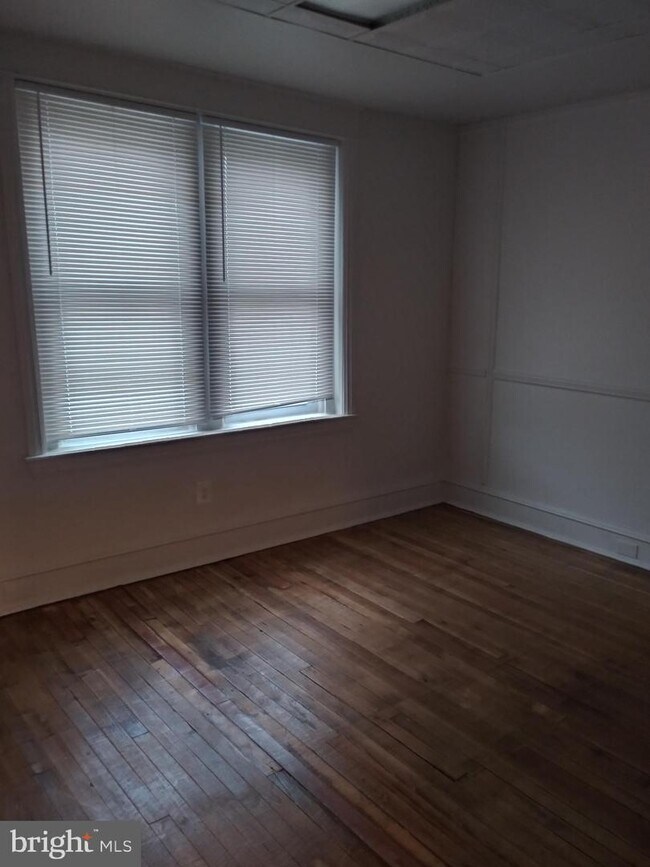Foto del edificio - 317 E 22nd St