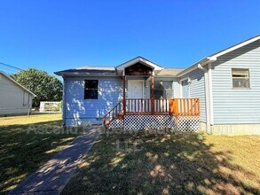 Building Photo - 2701 NW Georgetown Dr
