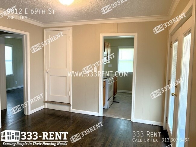 Building Photo - 9812 E 69th St