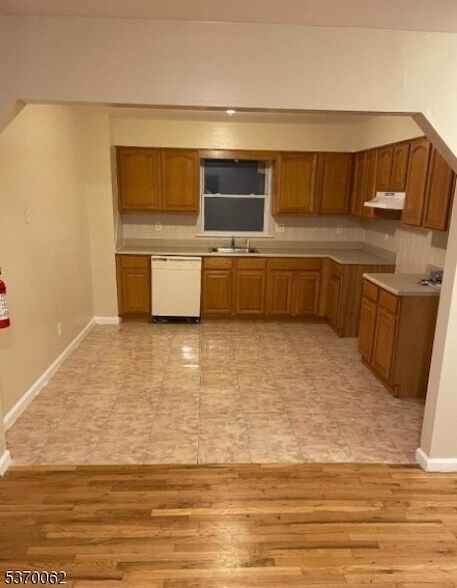 Foto del edificio - 245-247 Hawthorne Avenue Unit