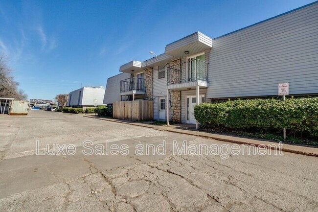 Foto del edificio - 6032 NW Expressway