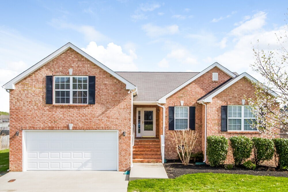 Foto principal - 537 County Farm Rd