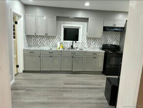 Building Photo - 190 Howard Ave