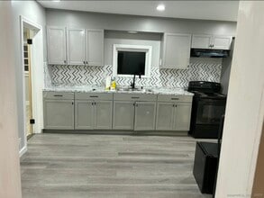 Building Photo - 190 Howard Ave