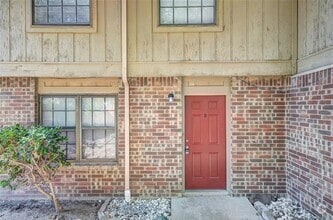 Building Photo - 740 Bluebonnet Dr