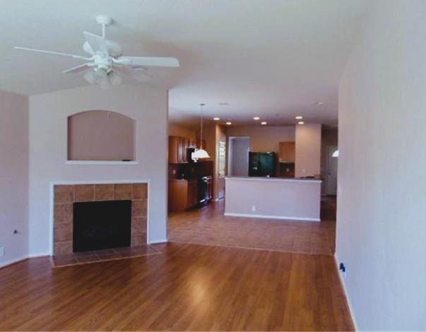 Foto del edificio - 4717 Woodspring Glen Ln