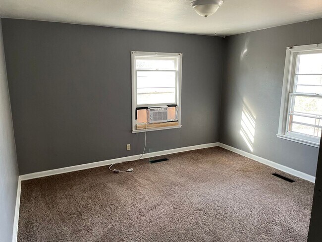 Foto del edificio - 704 N Almond St