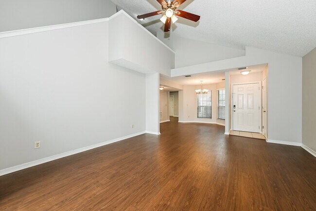 Foto del edificio - 2919 Lantana Lakes Dr W