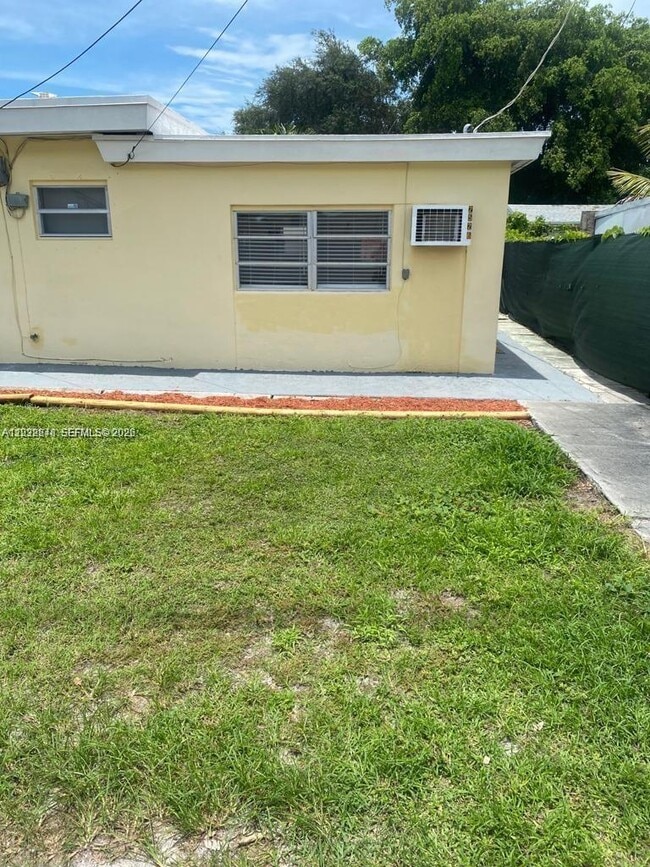 Building Photo - 2526 McKinley St