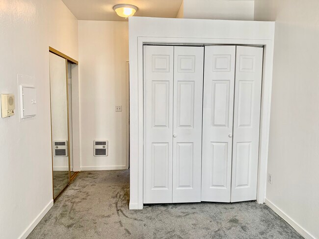 Foto del edificio - 14 1/2 Bannam Pl