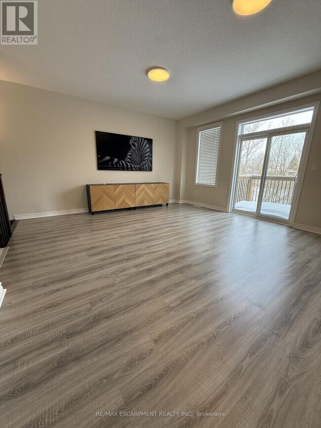 Photo du bâtiment - 445 Ontario St S