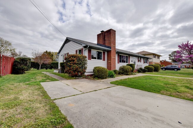 Foto del edificio - 609 Birch Dr