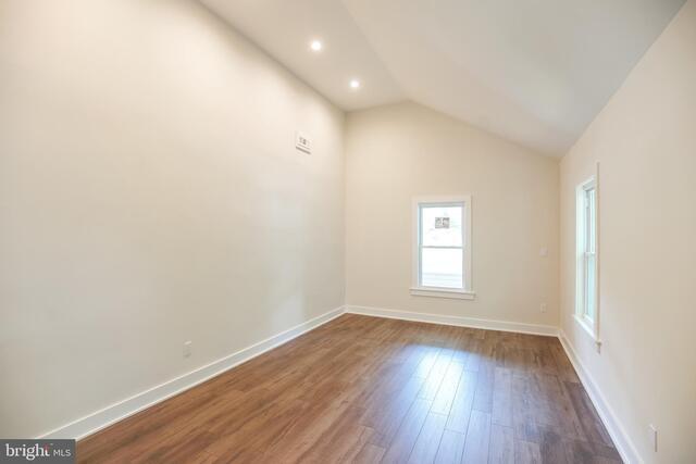 Foto del edificio - 5712 Grosvenor Ln