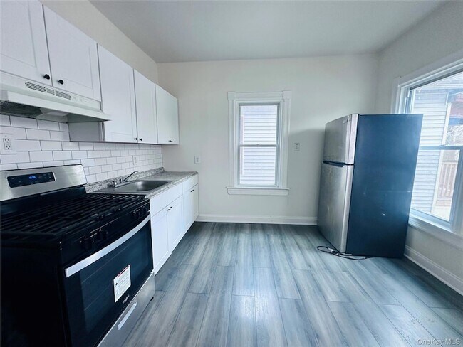 Foto del edificio - 80 N Hamilton St