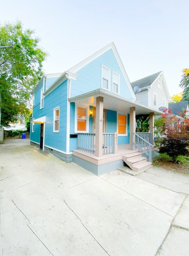 Building Photo - 3871 W 42nd St
