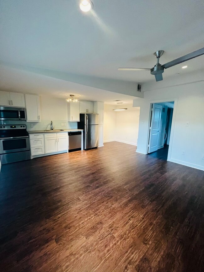 Live Montrose 1717 Norfolk 1717 Norfolk St Houston, TX Apartments